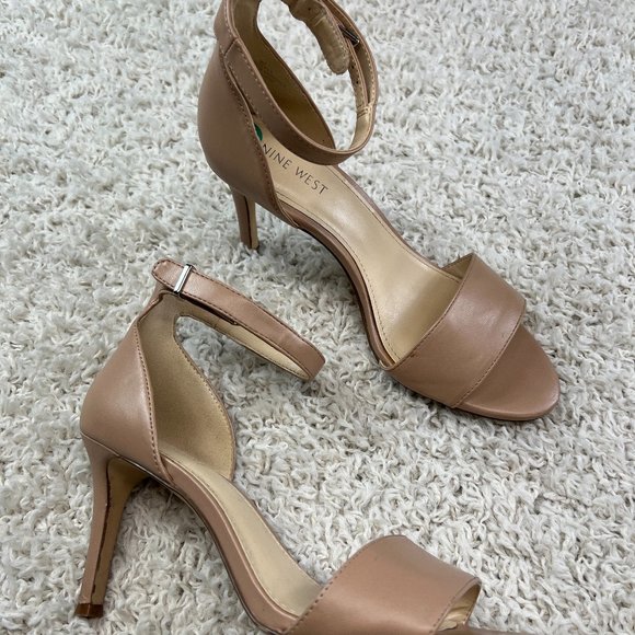 Nine West Nude Beige Heels Hidden Buckle 8 - Picture 1 of 6
